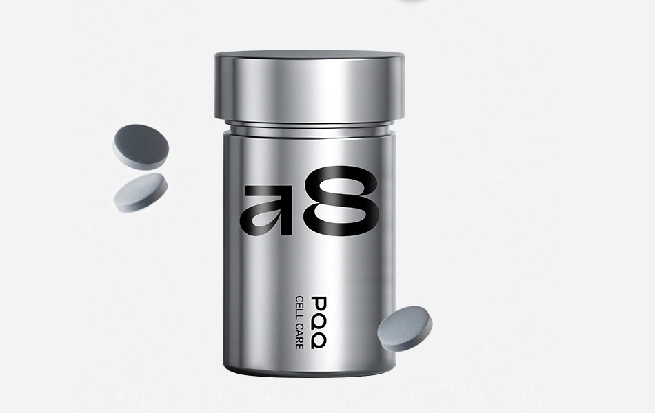 宏洛图设计 A8 保健品系列 PQQ CELL CARE 银色金属瓶，极简 logo 与黑色文字，药片悬浮