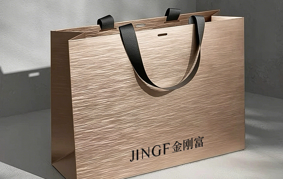 宏洛图品牌手提袋包装设计,金属拉丝特种纸,黑色织带提手烫金印品牌名