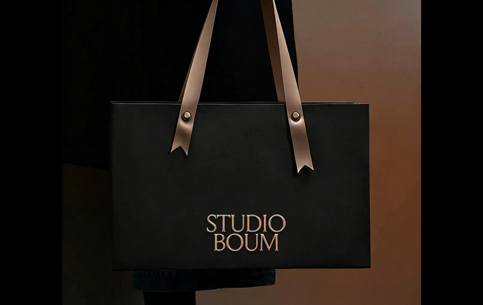 宏洛图案例|STUDIO BOUM 手提袋设计,黑卡底烫金配缎带手提工艺